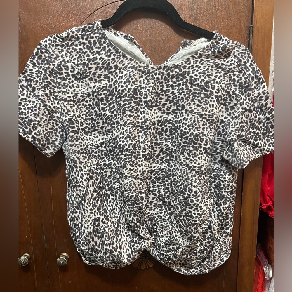 Cheers print shirt with a tie in the front. Worn a couple of times